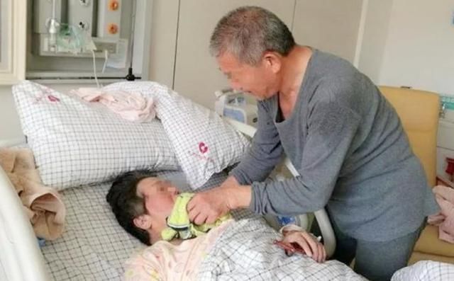 二胎政策|你弟弟才4岁,你不养他怎么活新婚女儿怒怼没钱,谁生谁养