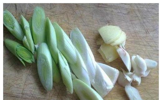 鱼肉|此肉5块钱一斤，入冬后可常吃，鲜嫩有嚼劲，家人都爱吃！美味