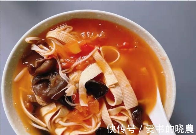 天一冷，常给孩子喝这汤，10分钟就上桌，营养极高，再贵也别省！