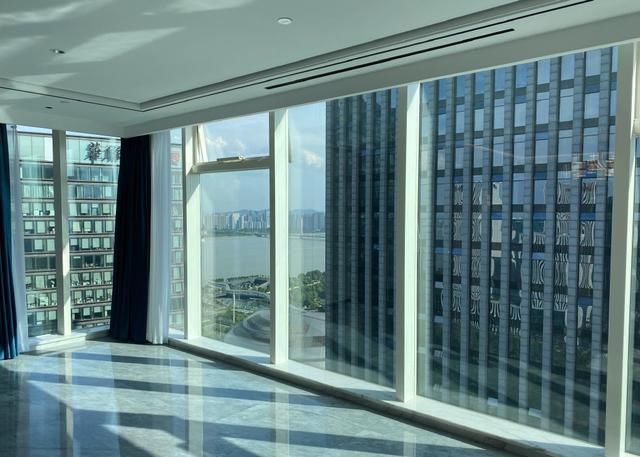 张大奕炫耀2000万新豪宅,所选城市引网友质疑,本尊与蒋凡无关