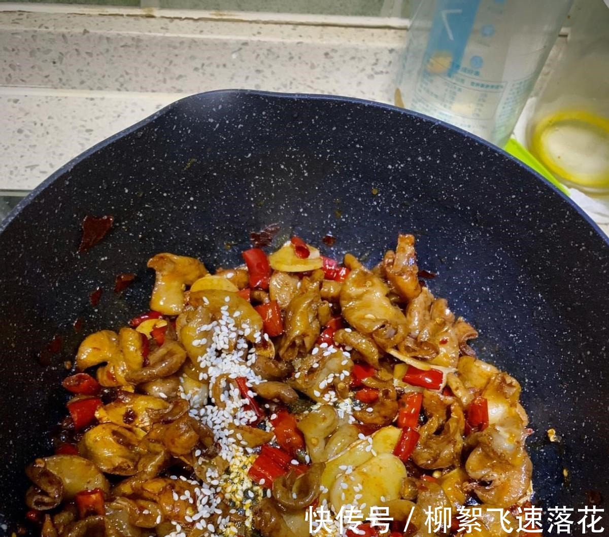火爆肥肠经典川菜，香辣过瘾，好吃停不下来！