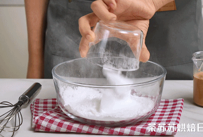 伯爵奶茶白玉卷你这么做，保证你吃一次想十次