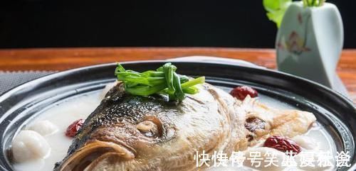 添加|不管炖什么鱼头汤,牢记3个技巧,不仅汤汁奶白,鱼肉还特别鲜