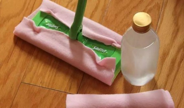 每天拖地3次还是脏老保姆给你支个招,半个月都不用再拖地