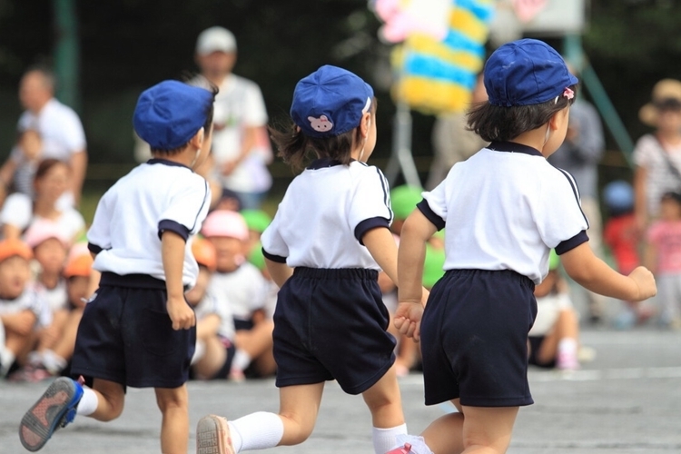 幼儿园|幼儿园老师坦言有这3种特征的孩子最招人喜欢，和家庭条件无关