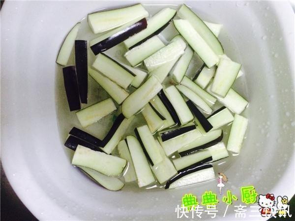 想让豆角茄子炒起来好吃,最关键的一步不能少,吃过就会爱上