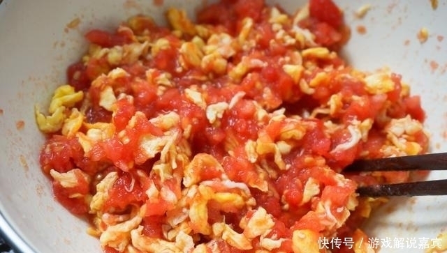 三伏天最爱这素馅饺子,鲜嫩可口,5块钱做一锅,比肉馅还受欢迎