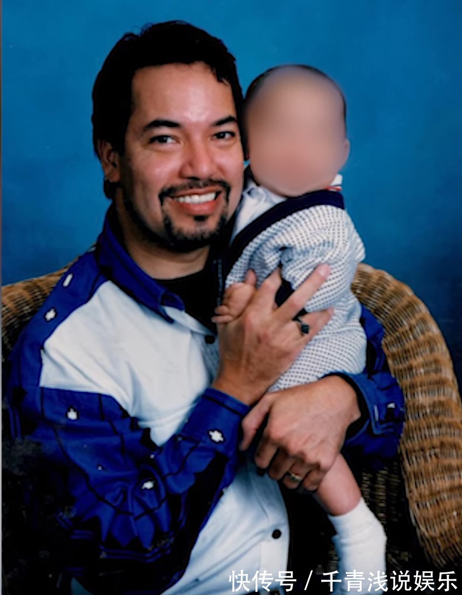 伊娃|她拔掉32颗牙齿,割开舌头,整容成蜥蜴,只为弥补18岁受到的伤害