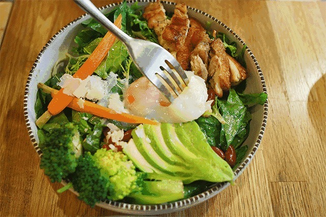 身材颜值|35岁辣妈健身11年，穿着打扮像18岁少女，身材颜值爆表