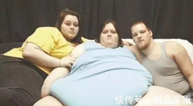 过度肥胖|500斤孕妇进医院成功顺产,母子平安,丈夫看到宝宝后却愣在原地