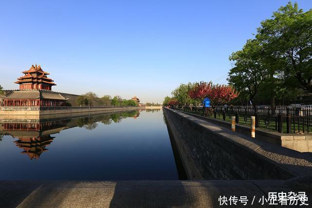 老年|故宫住着上万人,却没有一间厕所,他们靠什么解决“内急”的