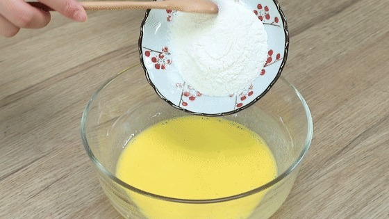 宝宝|2个鸡蛋1杯酸奶就能做！宝宝的主食、零食都有了