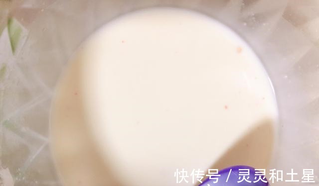 面包糠|用牛奶做小零食,加入淀粉炸,营养价值高又好吃!