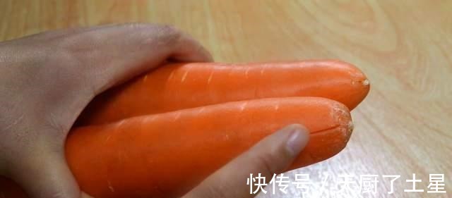 胡萝卜“这4种”别买了，菜贩子自己从来不吃，给500元也不要！