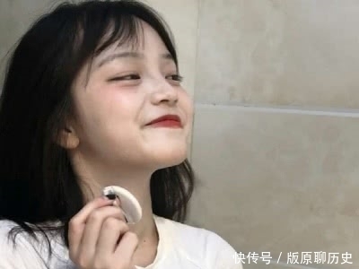 女生总爱“长黑头”怎么办?睡前养成这3习惯,轻松告别“草莓鼻”