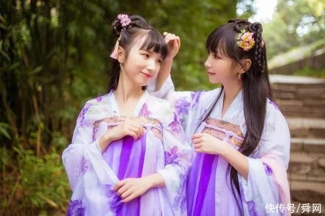 衣裳|“汉服小姐姐”在地铁走红，看到有人偷拍她做出了这一个动作