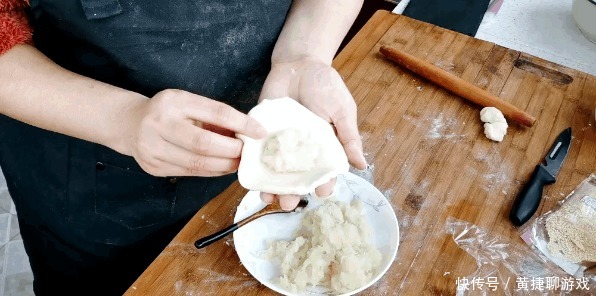 一碗面粉,1斤冬瓜,教你做皮脆馅香的老婆饼,每一口都酥到掉渣