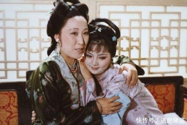 贾宝玉|薛家两个嫁不出去的女儿,一段心事藏得深,却被满院异香出卖