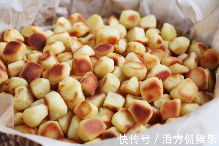 面粉里加2个鸡蛋,不用蒸不用炸,健康好吃,女儿一口一个停不了