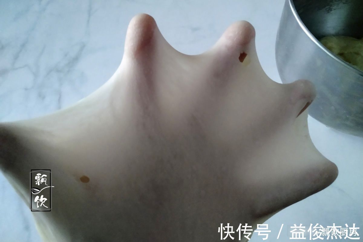 面包做不好，不是手艺不行，首先是面粉没用对，跟我做，面包拉丝