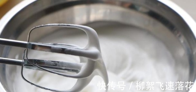 又一西点早餐火了!不蒸不烤,几滴清水搞定,比鸡蛋饼还好吃!