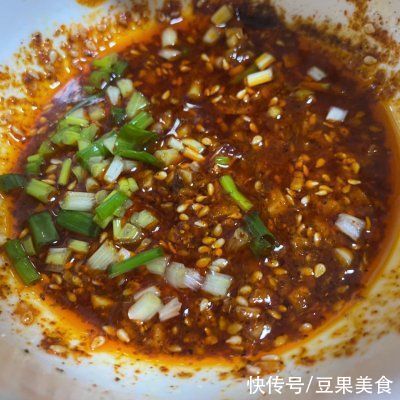 家人|这道晚餐｜鸡胸肉丝炒面，家人天天求我做