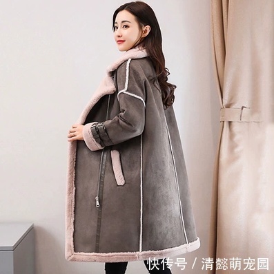 女人味 今年流行这么穿:羊羔毛外套阔腿裤,配短靴,别说,简直美上天