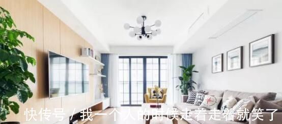 原木|闺蜜93平米的新房装修太美了,原木风的设计很温馨,进门就被吸引