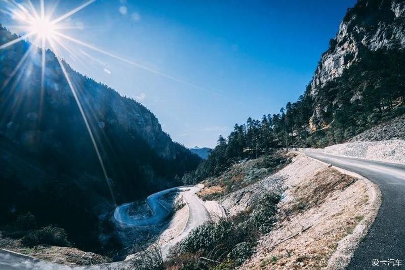 跨越雪山，寻找消失地平线上的巴拉格宗