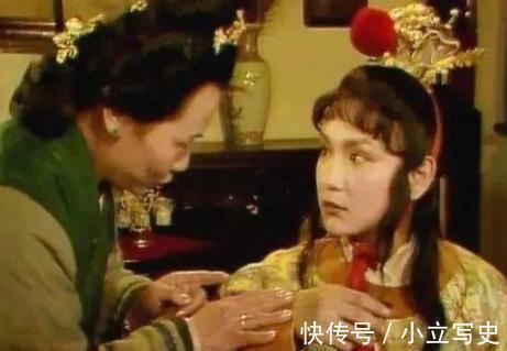 茜雪$冷眼看红楼:李嬷嬷为什么独骂袭人?她是欺软怕硬还是替人行诛?