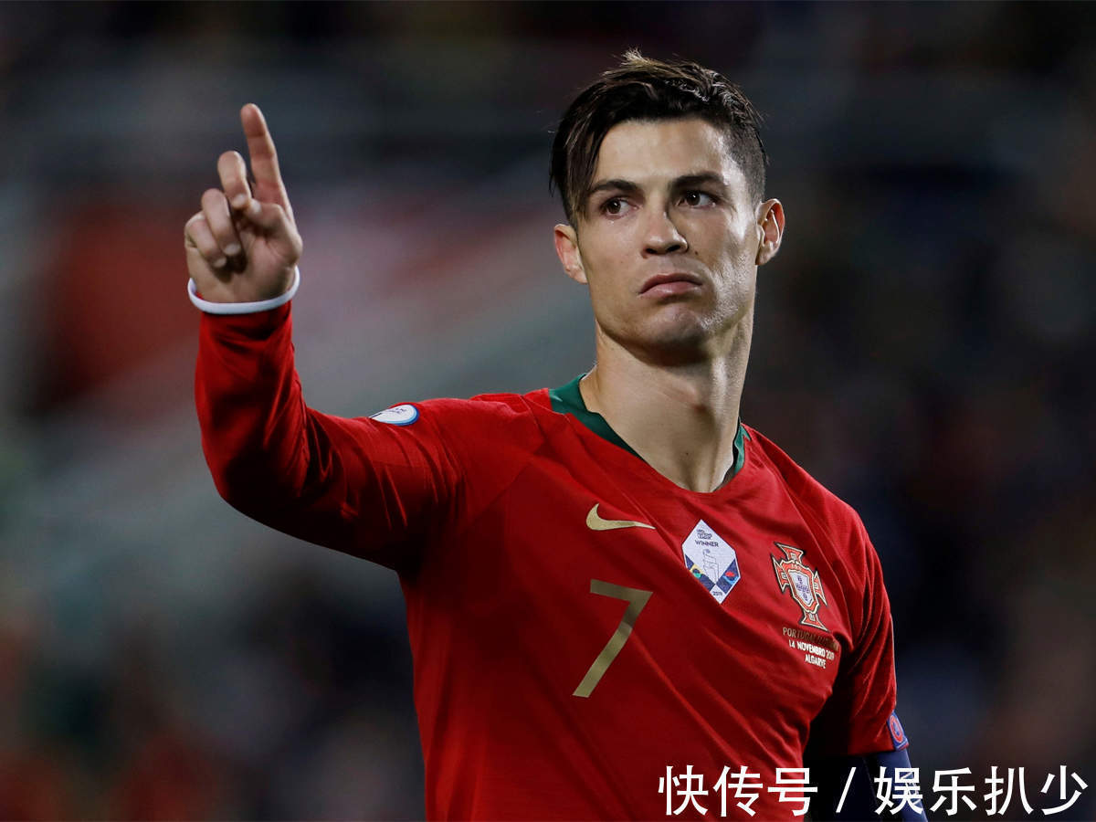 葡萄牙隊|C羅捐出一件原味葡萄牙國家隊球衣拯救火山災民!