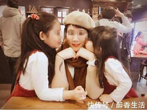 暖心|哥哥写作业太无聊,将妹妹拎桌上当“吉祥物”,相处画面超暖心