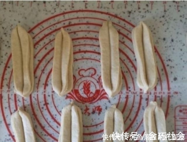 油条|两碗面粉,一个鸡蛋,教你在家炸油条,外焦里嫩,金黄酥脆