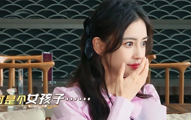 肚子|baby吃了三碗小餛飩, 當(dāng)她站起來看到肚子, 網(wǎng)友: 是我的眼花了?