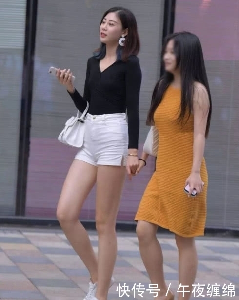 街拍美女：一米八的小姐姐，这双腿完美
