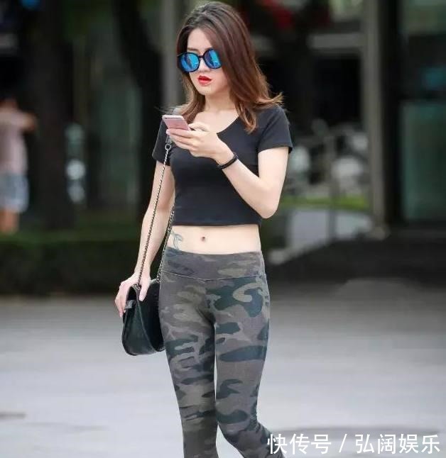 性感 性感热辣的打底裤小美女,时髦显瘦的穿搭,尽显无穷的青春魅力