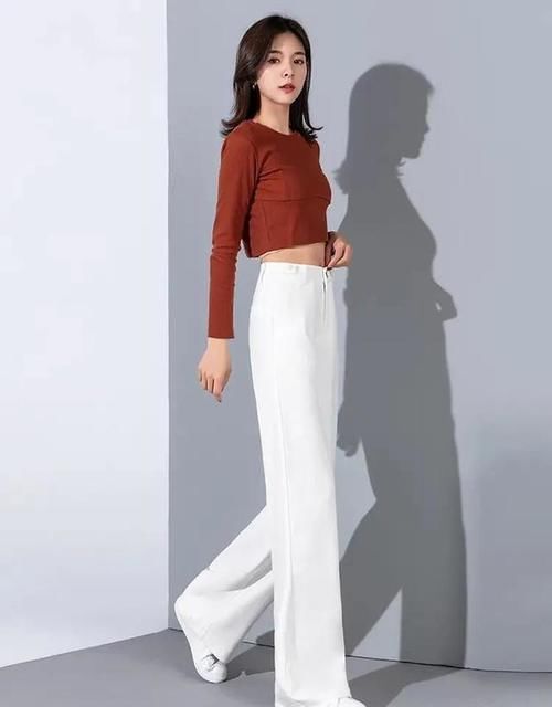 还穿阔腿裤吗？2021流行的裤子是它