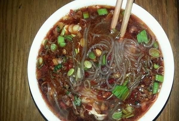 健康|想吃酸辣粉不用买,自己在家就能做,简单易学,好吃又健康