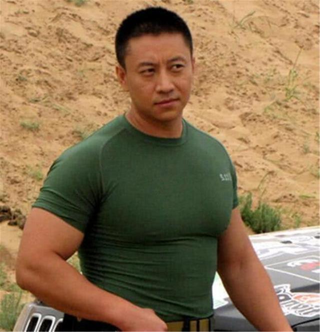 李旭|中国保镖李旭,击穿3厘米的钢板仅需一根筷子,时薪达28万
