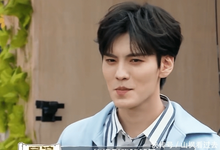 越拉|卢卡斯为节目效果太拼!拿软肋造笑点,蔡徐坤羞到蹲地上偷笑