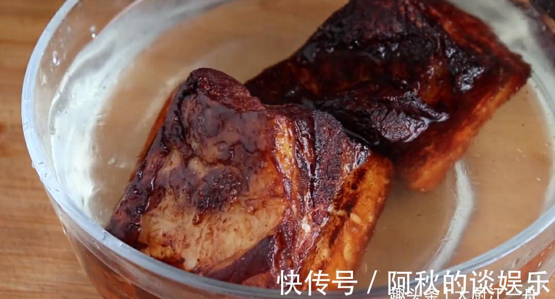 难怪宴席上的扣肉那么好吃？原来做法有诀窍，学会做给家人吃吧