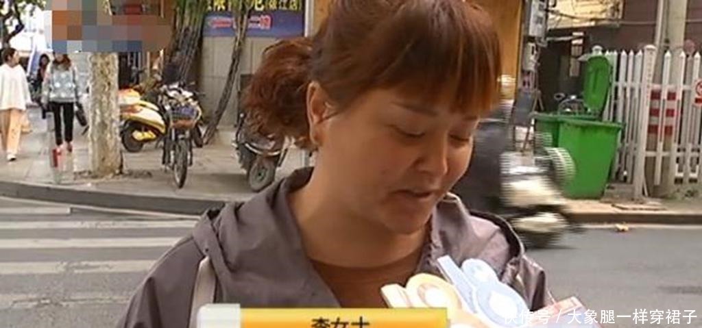 发黑|女子收到老公送的金项链, 戴了几天金子发黑, 店长 你弄脏了!