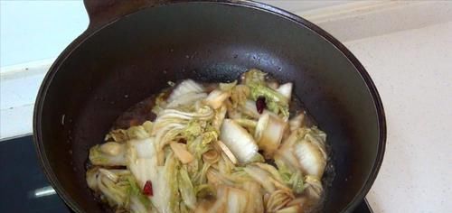  好吃|冬季不吃这菜太亏了，酸爽开胃，解腻又好吃，1块钱能炒一大盘
