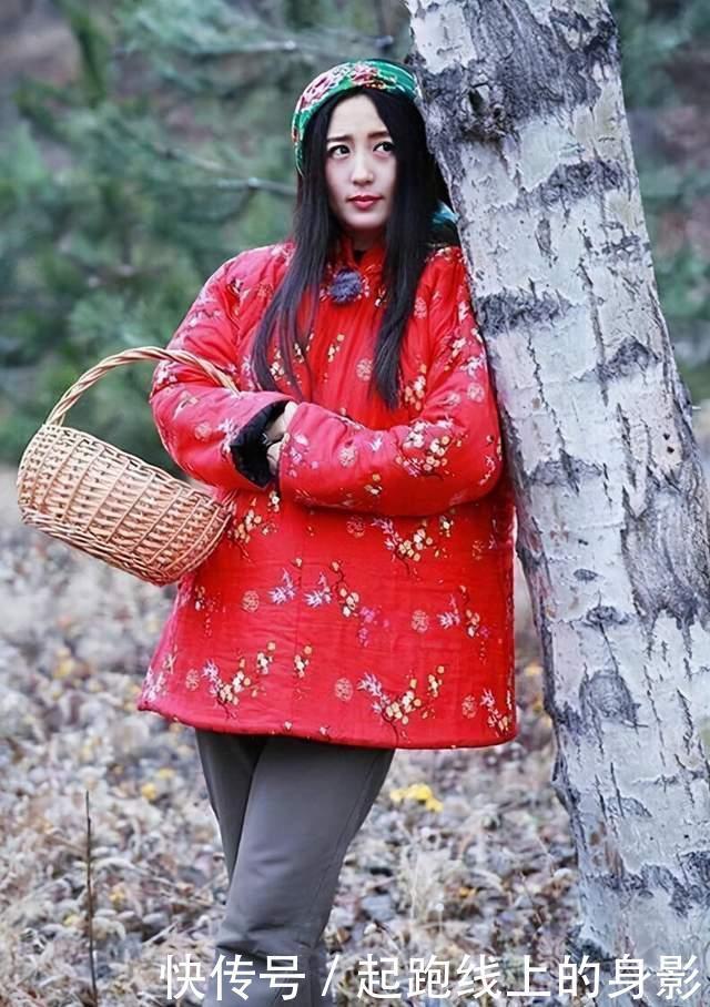 秋冬怎么不露腿也好看打破偏见,学学东北人养生时髦穿搭法