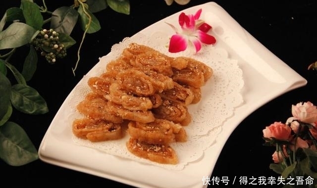 低下头,伸出手,为美食到苍南走一走