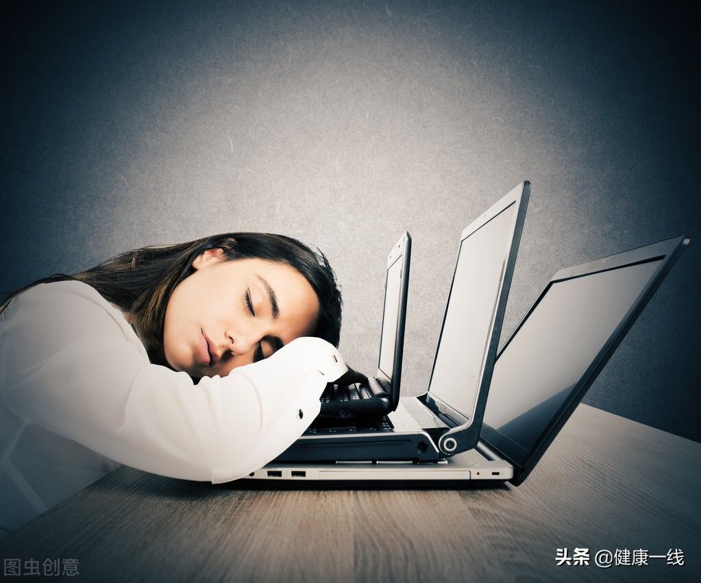 医生|睡觉时经常抖一下，是身体给我们发出的疾病信号吗？医生说出实情