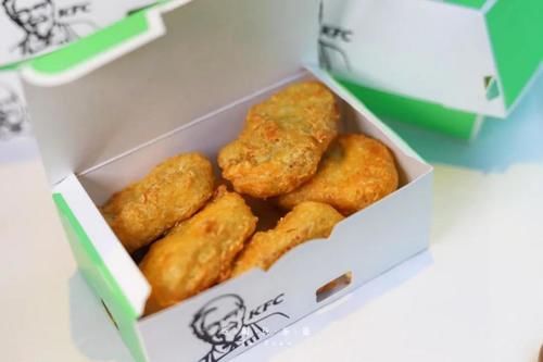  肯德基|肯德基变绿了！！！新品没有肉？？？