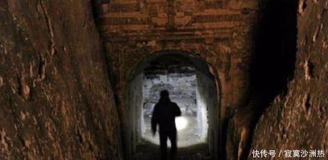 中国第一大清官包拯墓被发现,挖开墓室后,里面场景让人泪目!