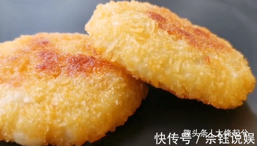 苹果加2个鸡蛋做法太香了，不油炸，一次做10个，出锅就光盘