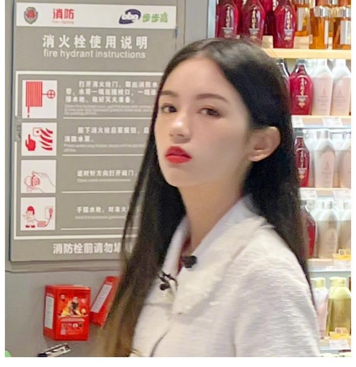 龚俊|中餐厅5再出路透,路人镜头下的周也好甜,龚俊花蝴蝶衬衫好绝